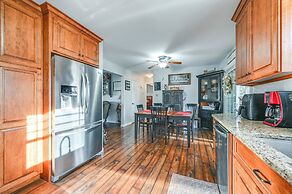 Large Family Home: 5 Mi to Dtwn Hagerstown!