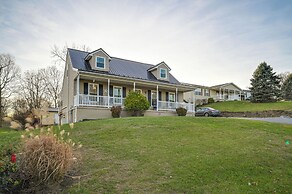 Large Family Home: 5 Mi to Dtwn Hagerstown!