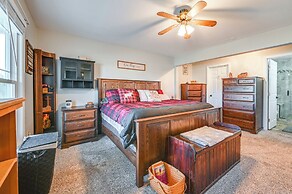 Large Family Home: 5 Mi to Dtwn Hagerstown!