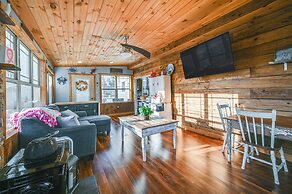 Large Family Home: 5 Mi to Dtwn Hagerstown!