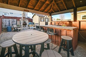 Large Family Home: 5 Mi to Dtwn Hagerstown!