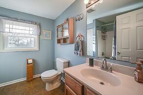 Large Family Home: 5 Mi to Dtwn Hagerstown!