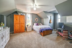 Large Family Home: 5 Mi to Dtwn Hagerstown!