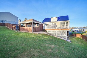 Large Family Home: 5 Mi to Dtwn Hagerstown!