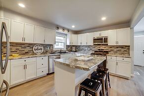 4 Mi to Lake Michigan: East Chicago Home w/ Grill
