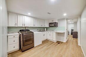 4 Mi to Lake Michigan: East Chicago Home w/ Grill