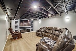 4 Mi to Lake Michigan: East Chicago Home w/ Grill