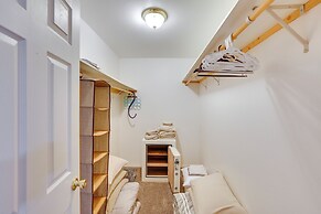 6 Mi to Dtwn Lewiston: Quiet Home w/ Views