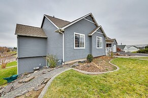 6 Mi to Dtwn Lewiston: Quiet Home w/ Views