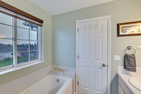 6 Mi to Dtwn Lewiston: Quiet Home w/ Views