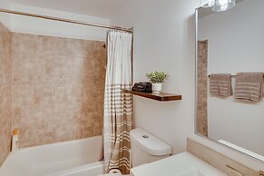 6 Mi to Dtwn Lewiston: Quiet Home w/ Views