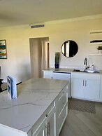 Oceanfront Condo on Seven Mile Beach