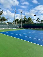 Oceanfront Condo on Seven Mile Beach