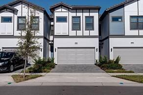 Amazing 5BD Family Townhouse at Paradiso Grande