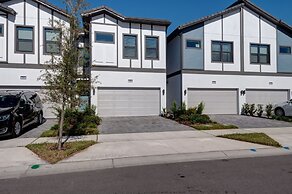 Amazing 5BD Family Townhouse at Paradiso Grande