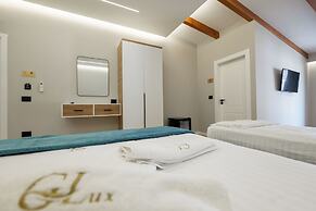 Golemi Lux Hotel