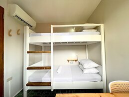 CHILL OUT HOSTEL BORACAY