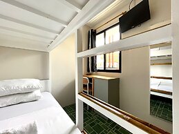 CHILL OUT HOSTEL BORACAY