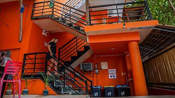 CHILL OUT HOSTEL BORACAY