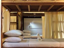 CHILL OUT HOSTEL BORACAY