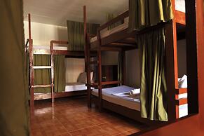 CHILL OUT HOSTEL BORACAY