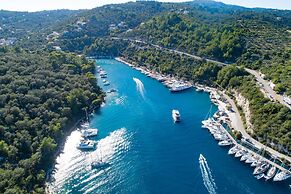 Lefkas Apt in Gaios With 1 Bedrooms and 1 Bathrooms