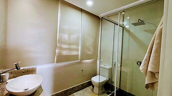 Villa Azul Mar: Sofisticação e Refúgio na Enseada