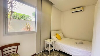 Villa Azul Mar: Sofisticação e Refúgio na Enseada