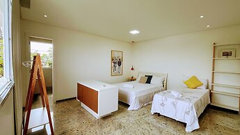 Villa Azul Mar: Sofisticação e Refúgio na Enseada