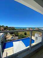 Villa Azul Mar: Sofisticação e Refúgio na Enseada