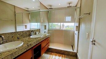 Villa Azul Mar: Sofisticação e Refúgio na Enseada