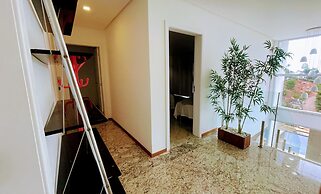 Villa Azul Mar: Sofisticação e Refúgio na Enseada