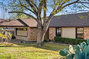 Charming Modern Retreat in Austin