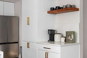 Charming Modern Retreat in Austin