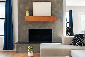 Charming Modern Retreat in Austin