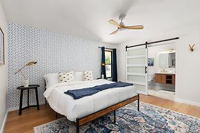 Charming Modern Retreat in Austin