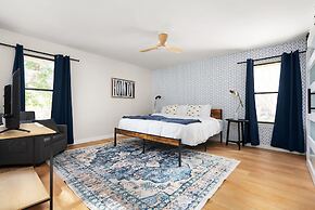 Charming Modern Retreat in Austin