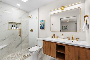 Charming Modern Retreat in Austin