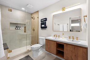 Charming Modern Retreat in Austin