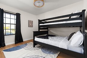 Charming Modern Retreat in Austin