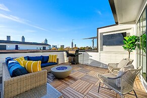 Stylish Midtown Home w Rooftop Views by Silverx