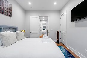 Stylish Midtown Home w Rooftop Views by Silverx