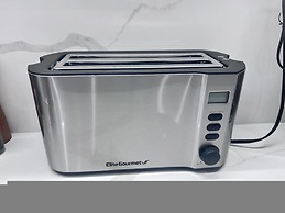 Stylish Midtown Home w Rooftop Views by Silverx