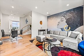 Stylish Midtown Home w Rooftop Views by Silverx
