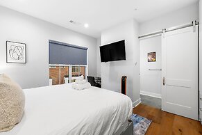 Stylish Midtown Home w Rooftop Views by Silverx