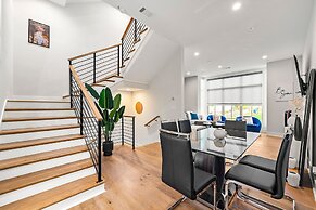 Stylish Midtown Home w Rooftop Views by Silverx