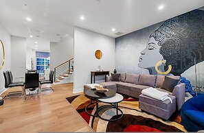 Stylish Midtown Home w Rooftop Views by Silverx