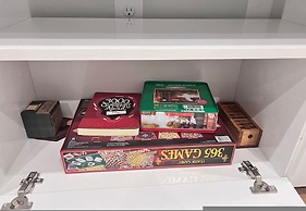 Stylish Midtown Home w Rooftop Views by Silverx