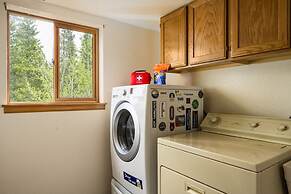 Serene Retreat Amazing Views Hottub Sauna Xbox