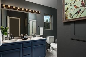 Serene Retreat Amazing Views Hottub Sauna Xbox